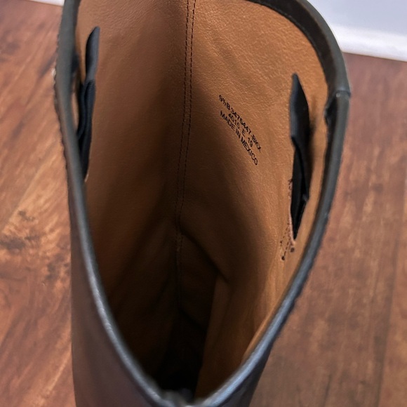 Women's Frye Melissa Button 2 Knee High Leather Boot - Picture 10 of 15